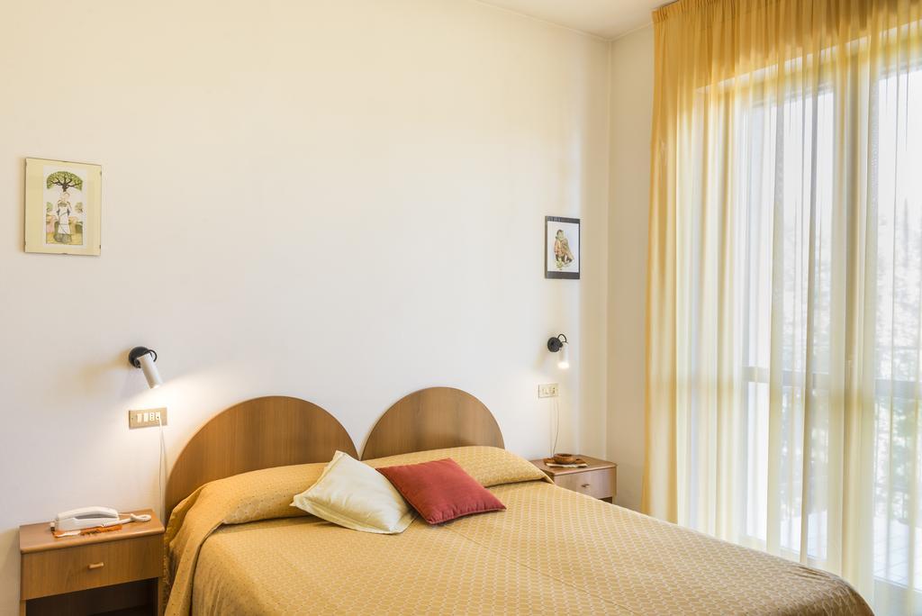 Hotel Cristina San Rocco di Piegara Eksteriør bilde